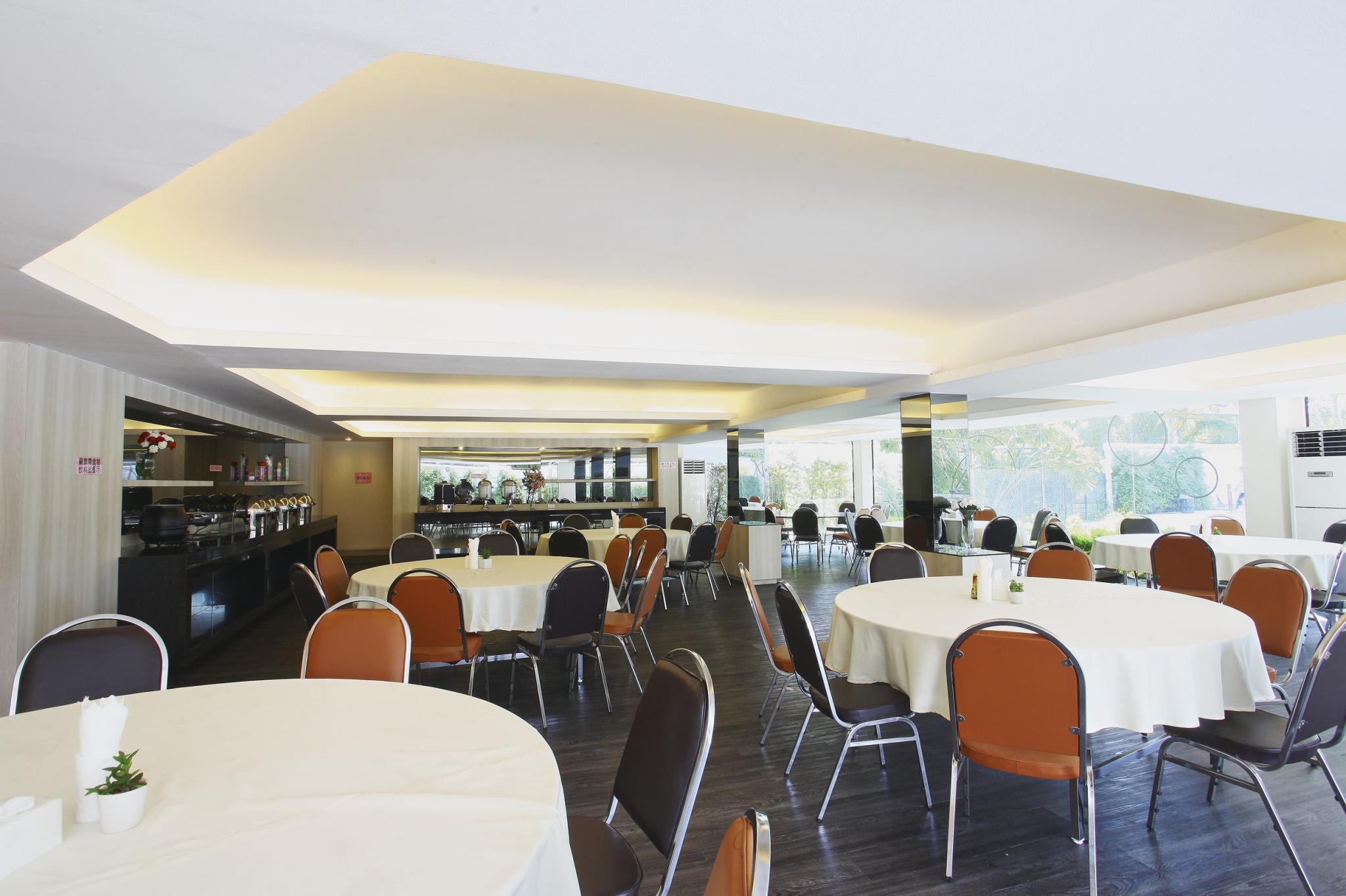 Leenova Hotel 44/50