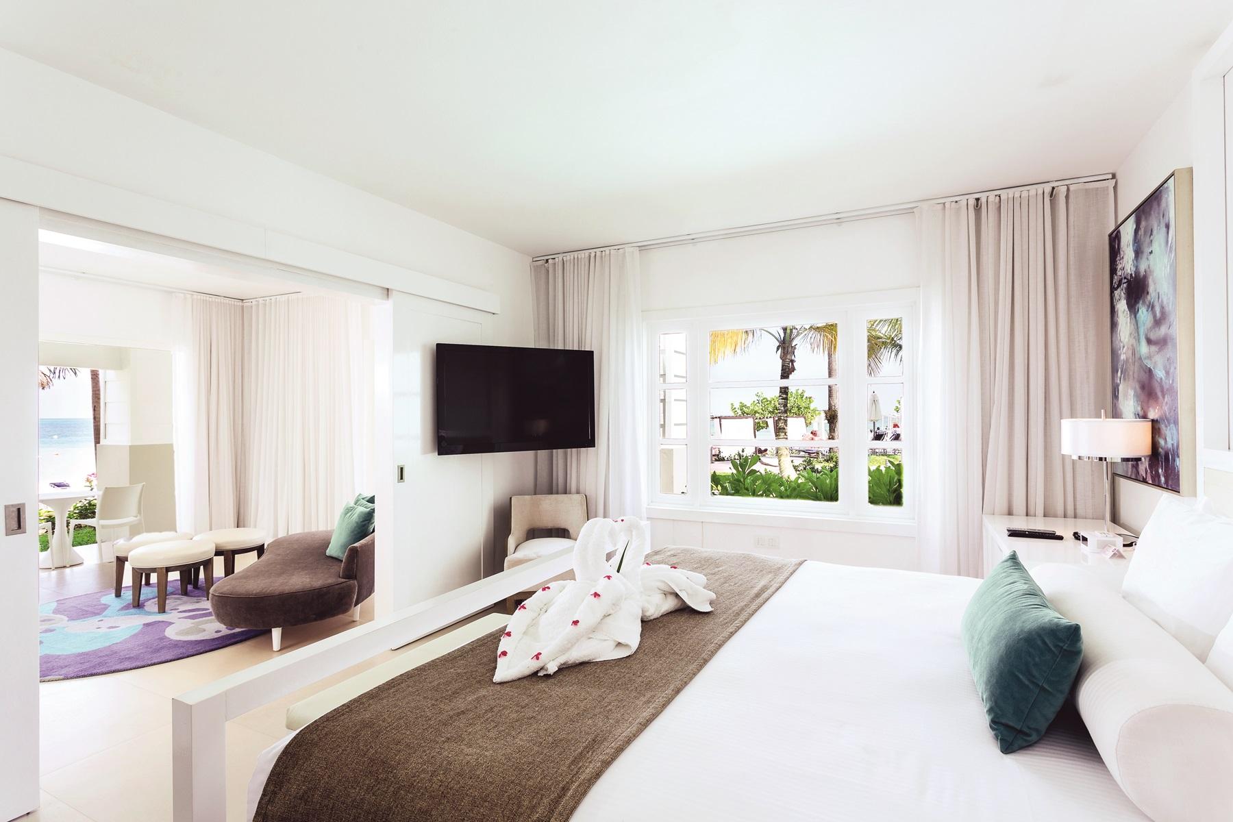 Honeymoon, Suite, Beach Front, Swim Up Poolterrace