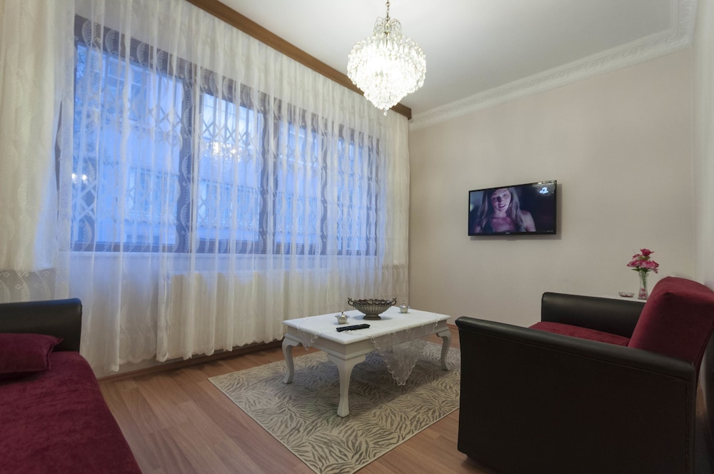 Zendy Suite Hotel 67/88
