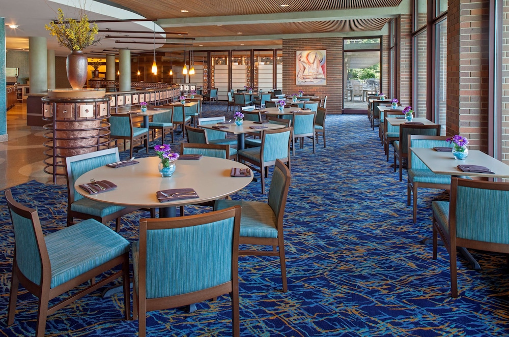 Hyatt Lodge Oak Brook Chicago 52/71