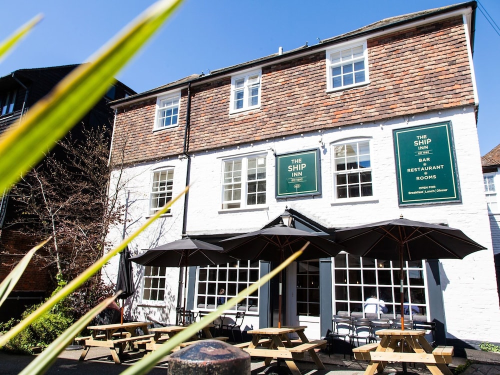 The Ship Inn 4/50