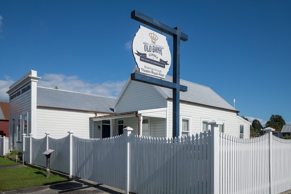 Theatre Royal Hotel in GREYMOUTH