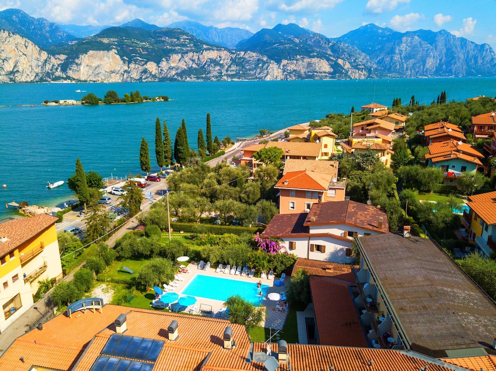 Villa Isabella Hotel & Residence 43/50