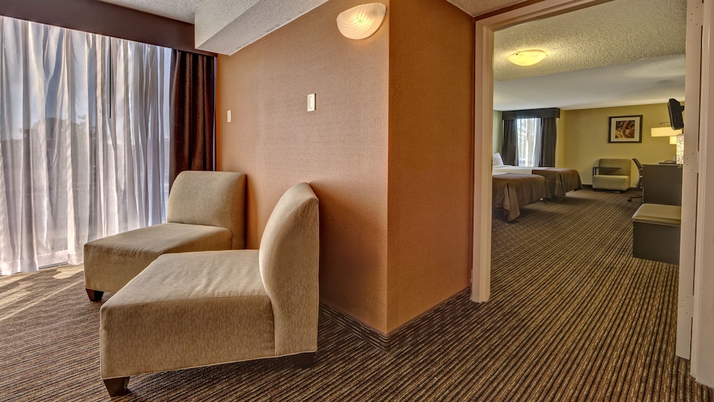 Clarion Hotel & Suites Conference Center Memphis Airport 15/31