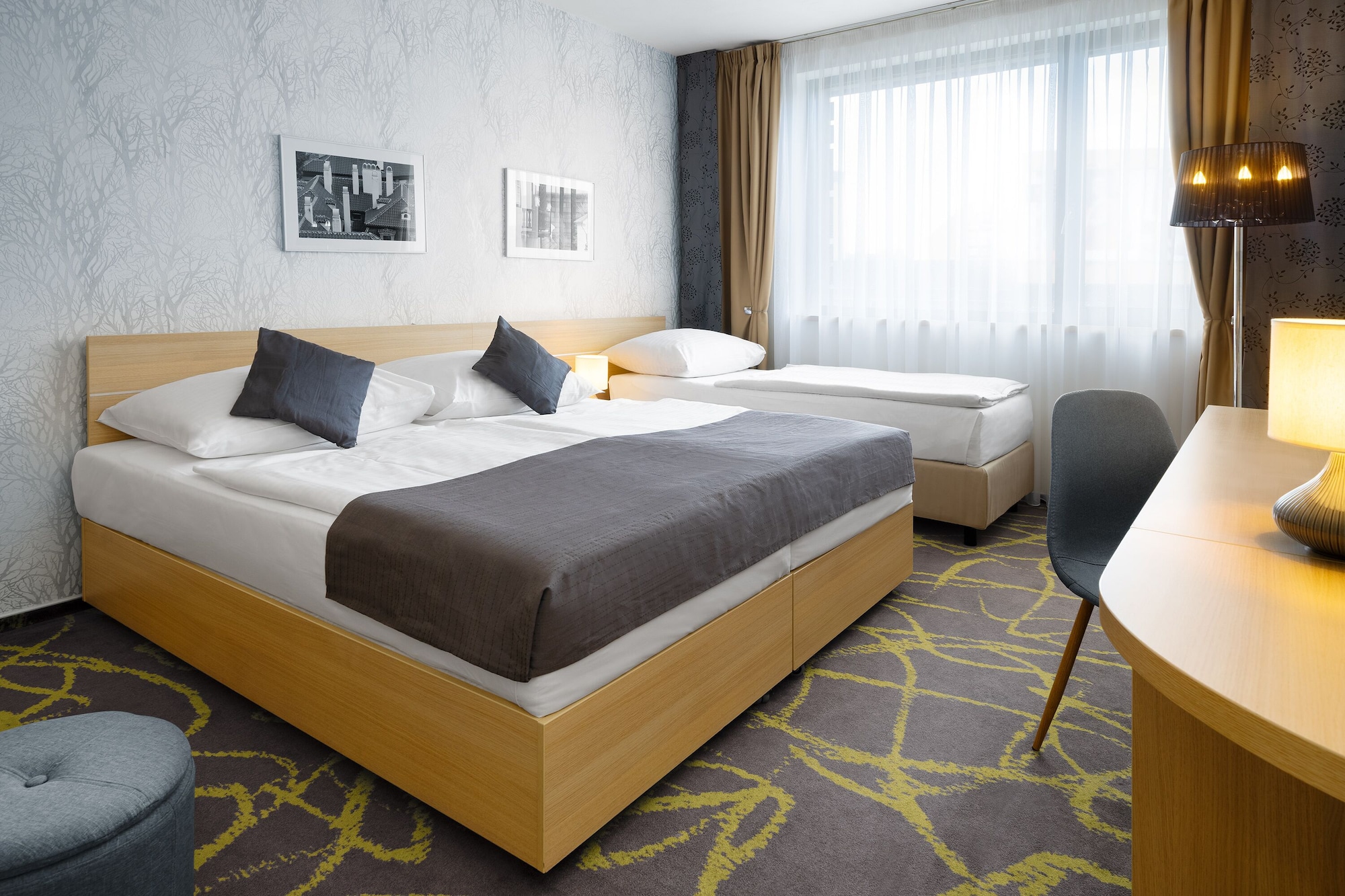 ROOM, TRIPLE