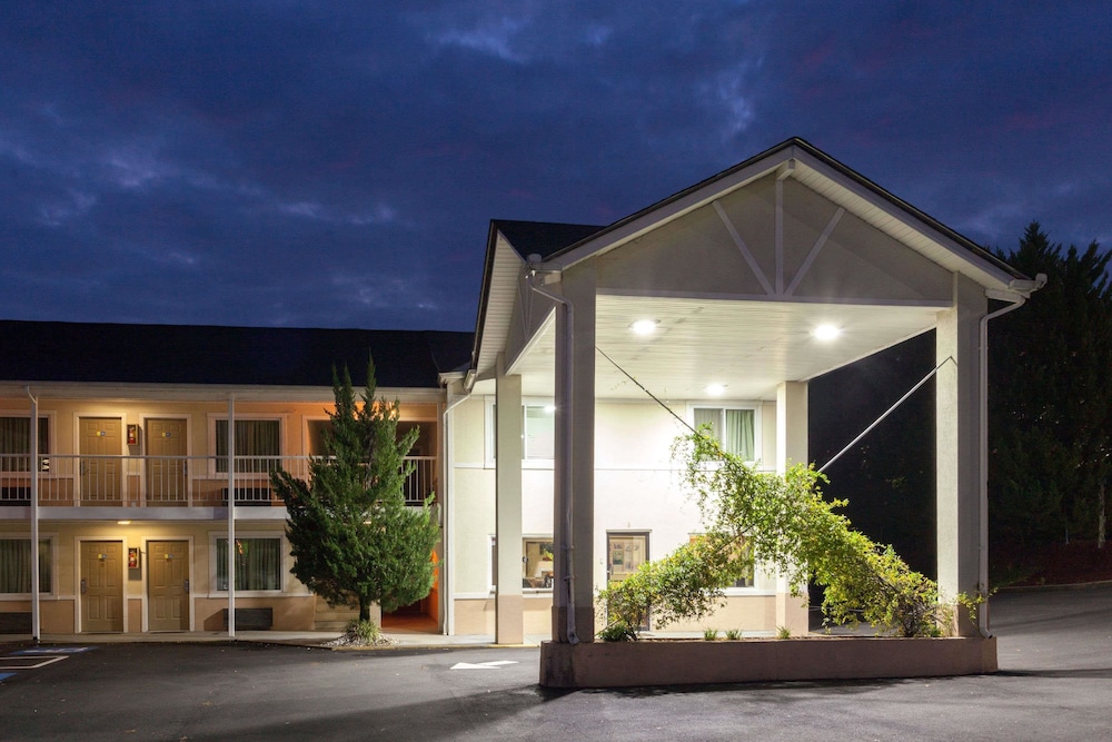 Days Inn by Wyndham Dahlonega 2/49