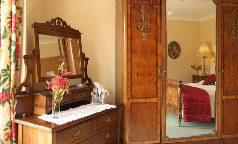 Seaview House Hotel 3/39