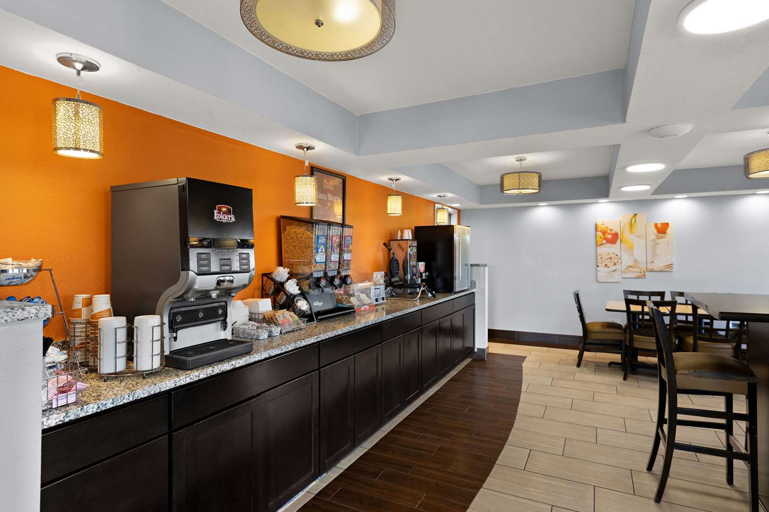 Econo Lodge White Pine Morristown I-81 & I-40 Split 2/37