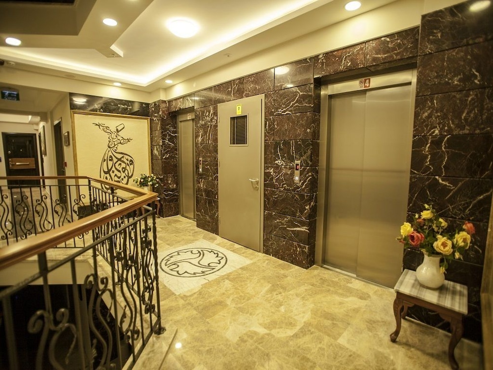 Lion Park Suits & Residence 9/40