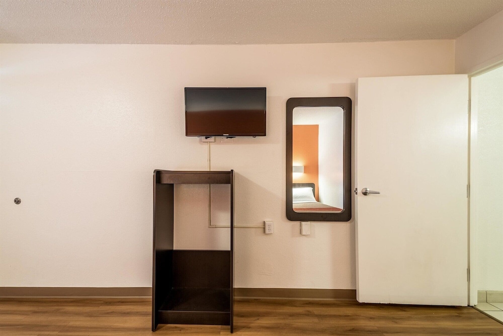 Motel6 Birmingham, AL 31/44