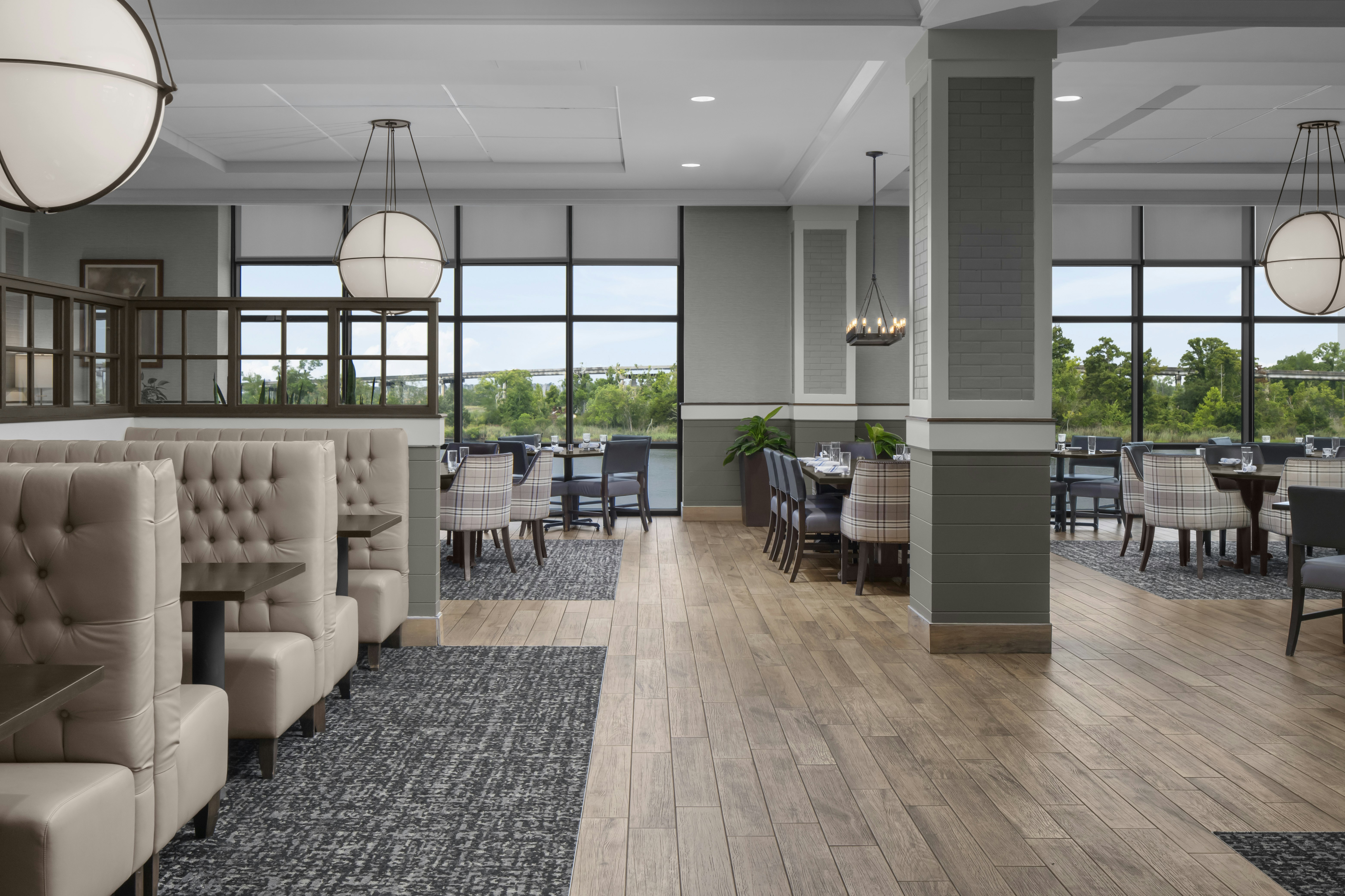 Embassy Suites by Hilton Wilmington Riverfront 44/76