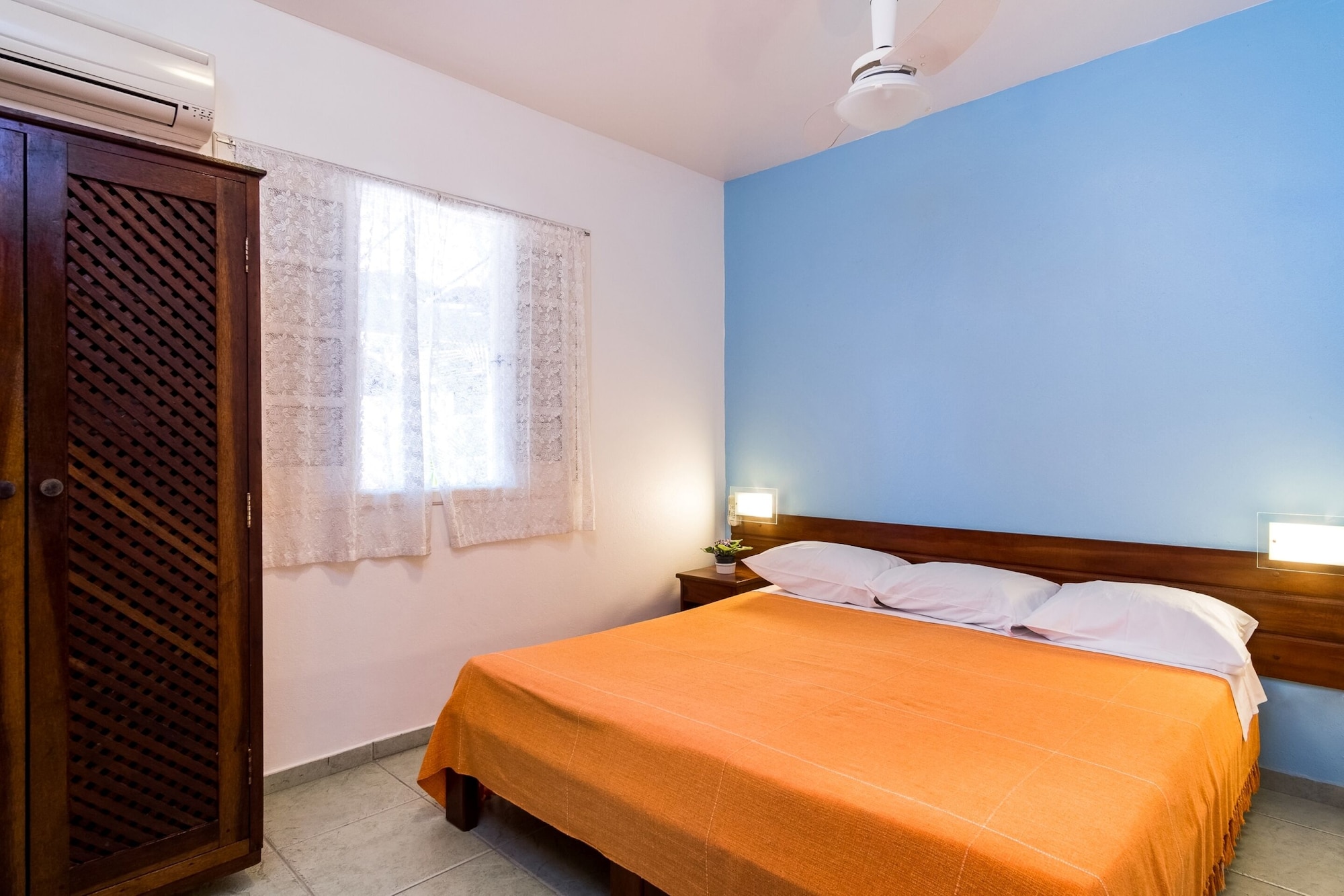 Deluxe, Chalet, Double and Twin Beds