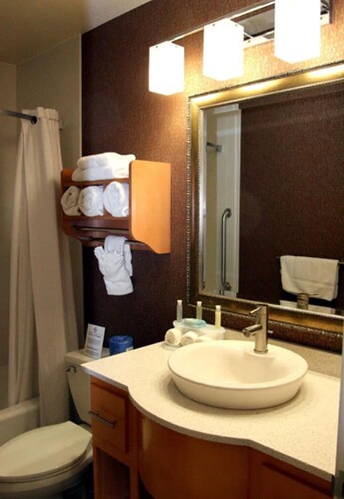 Holiday Inn Express Monterey Cannery Row 27/66