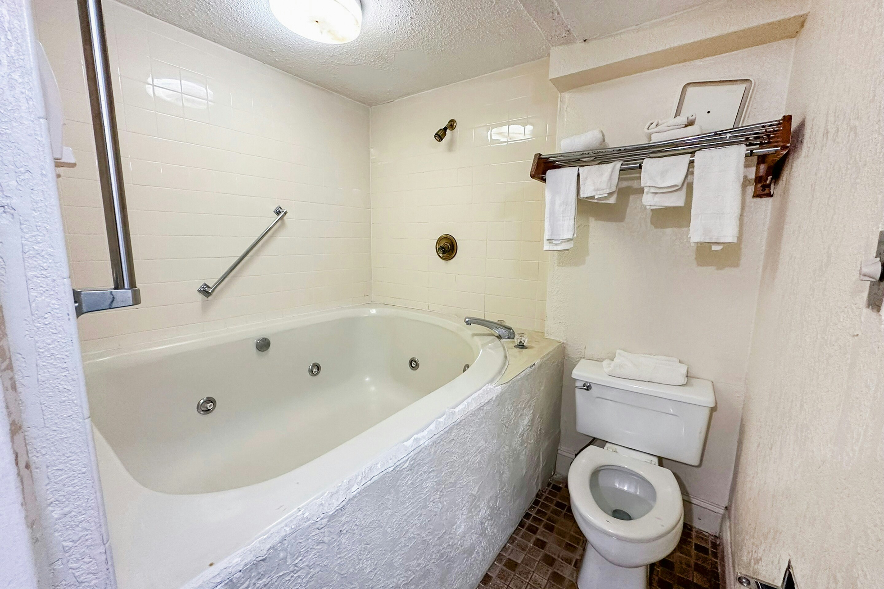 Super Inn & Suites by OYO Milledgeville 83/83