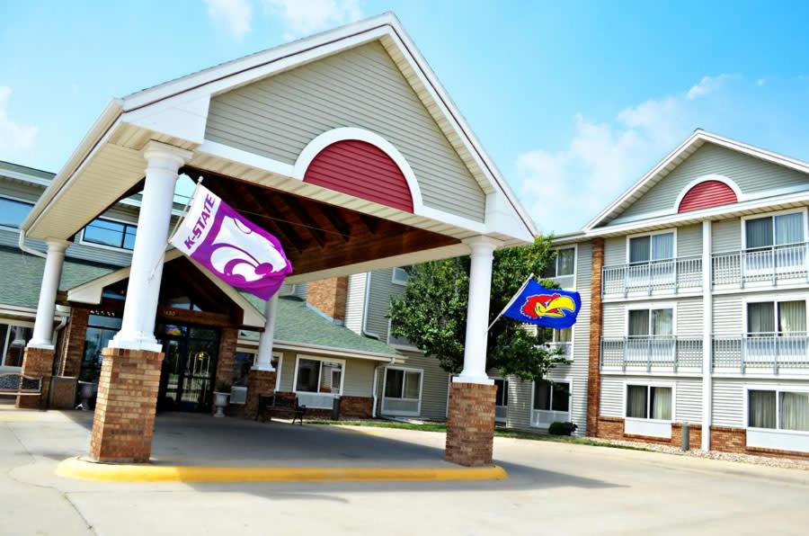 Fossil Creek Hotel & Suites 17/19