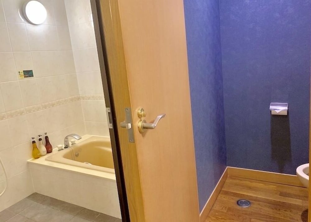 Hotel Bin 49/50