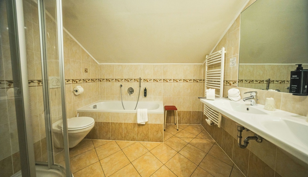 Sporthotel Kalcherhof 49/49