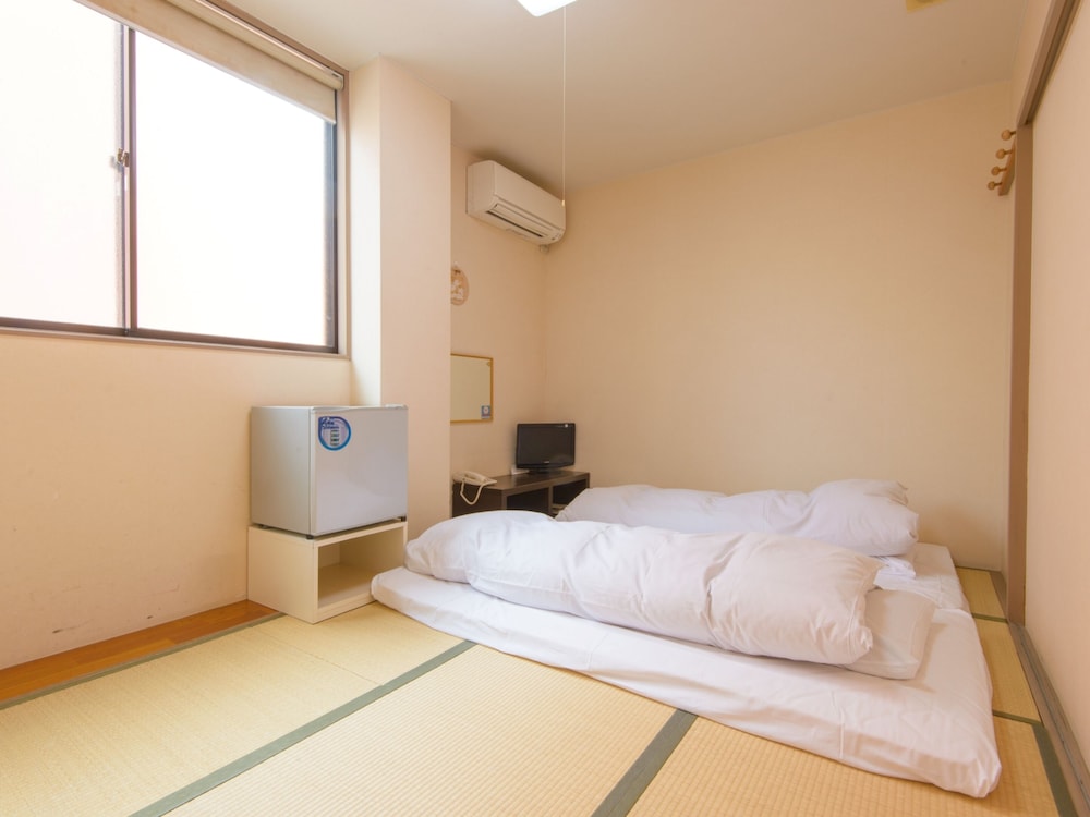 SEMI ROOM, SEMI DOUBLE BED