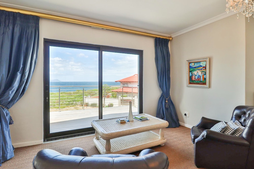 The Whale's Tale Guest House 11/40