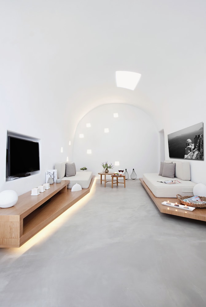 Anemolia Villa 8/30