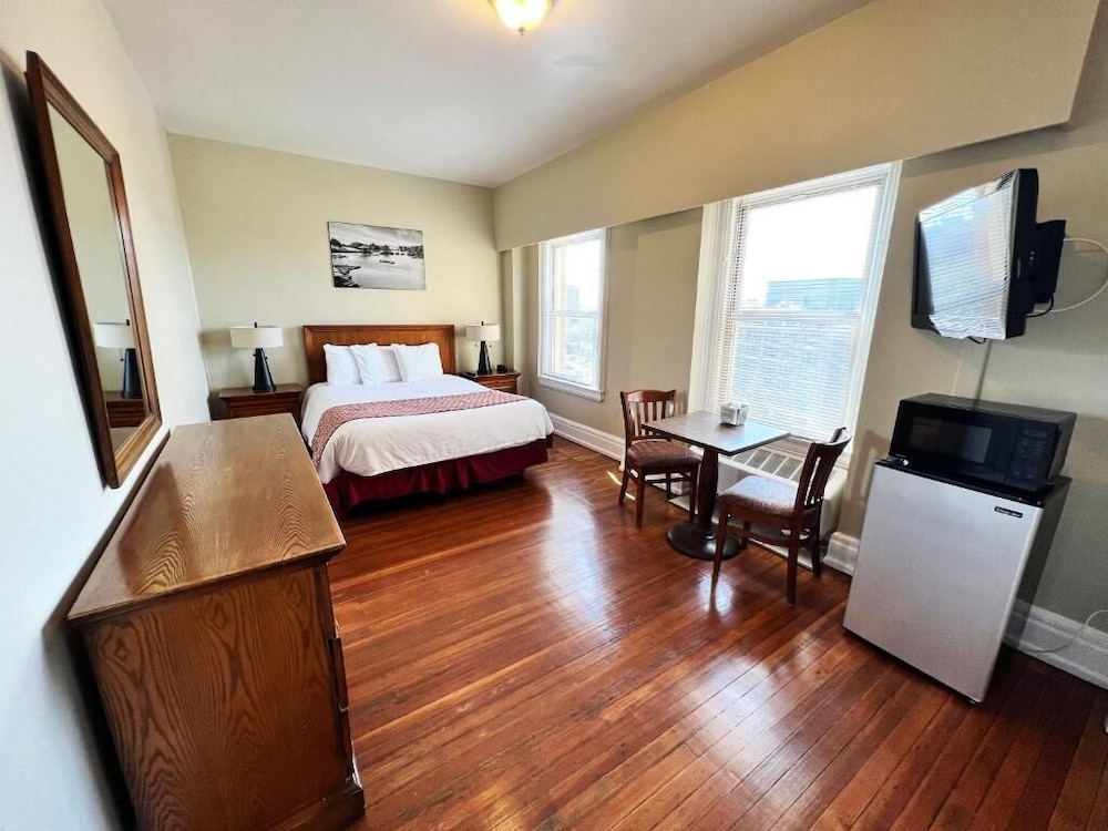 Lenox Hotel and Suites 3/15