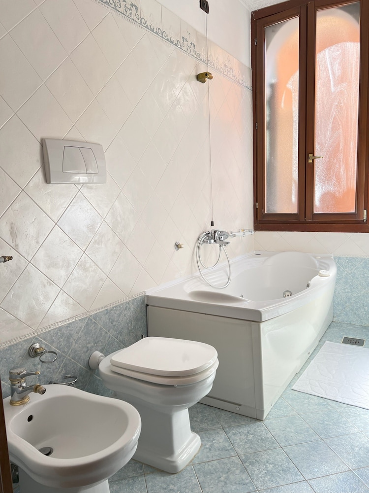 San Luca Hotel 54/55