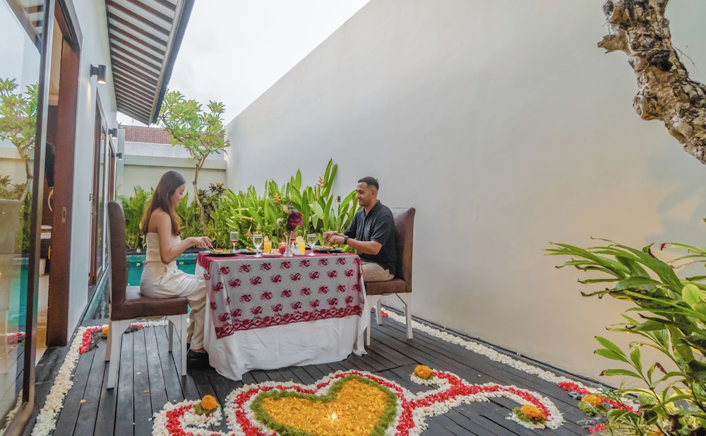 Anari Villas Kuta 20/65