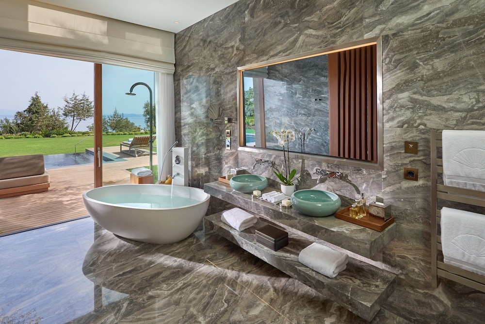 3 Bedrooms, Blue Beach, Villa, 1 King and 4 Single Beds, Mandarin Oriental Bodrum 4/5