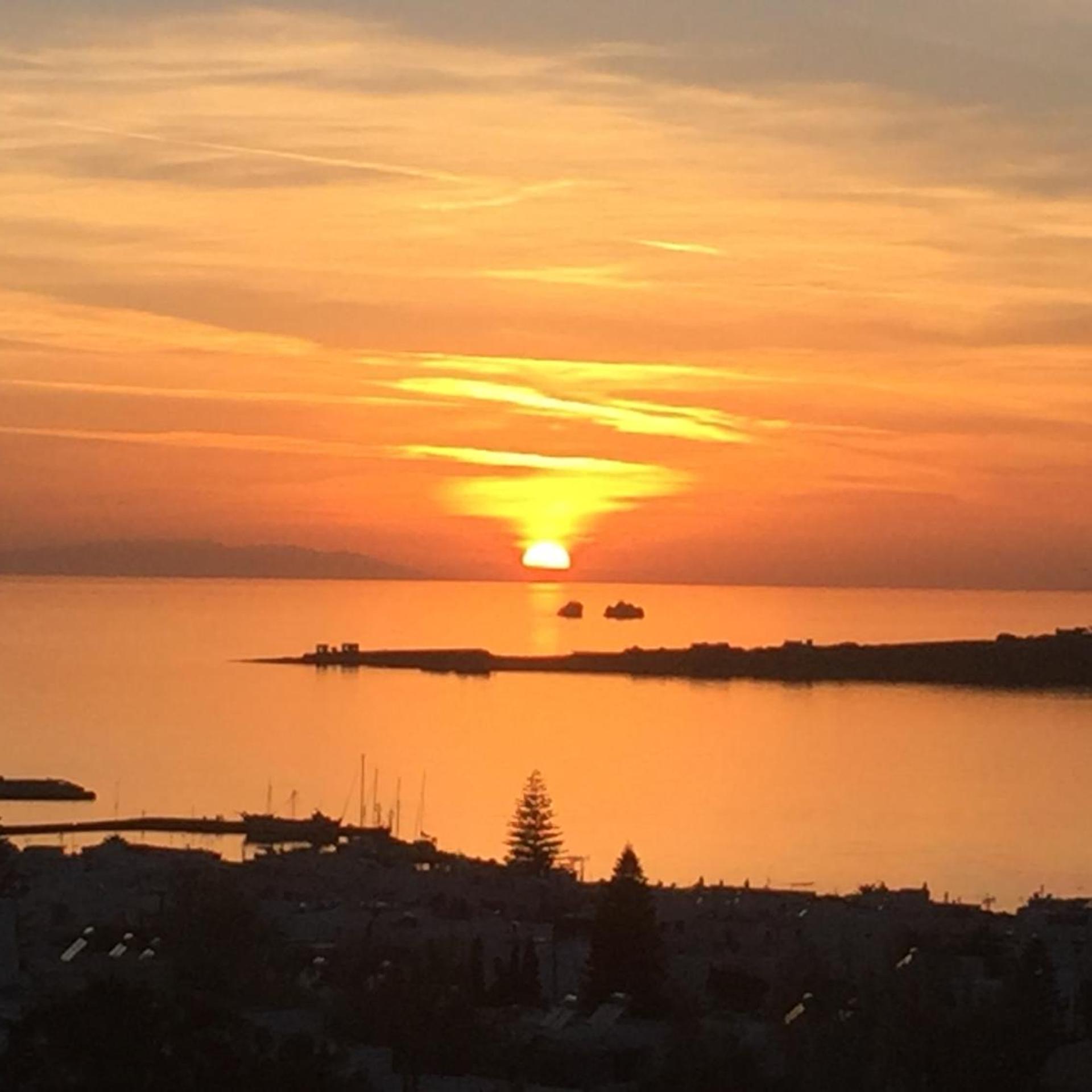 Sunset View Hotel &amp; Apartments 97/100