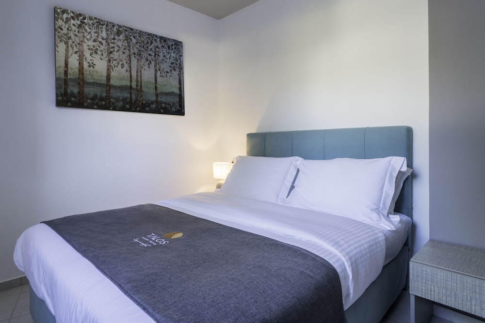 Talos Luxury Suites 9/50
