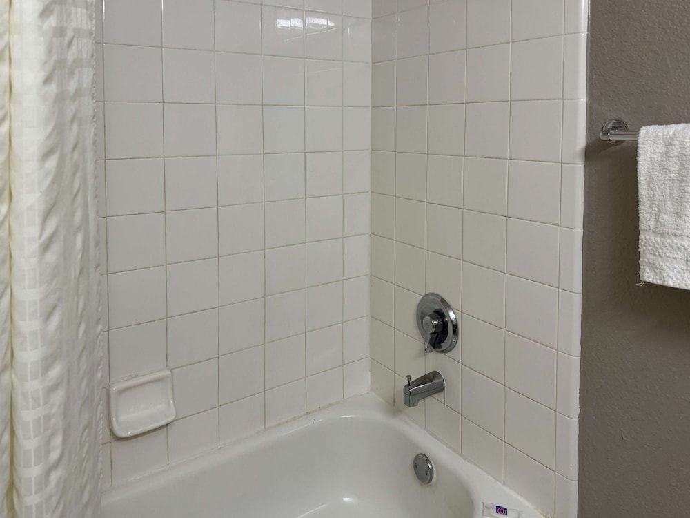 Studio 6 Extended Stay - West Palm Beach, FL 52/52