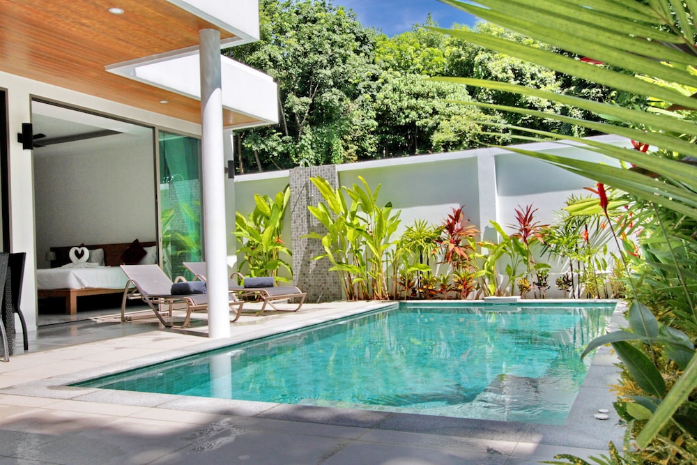 Ya Nui Beach Villas 46/53