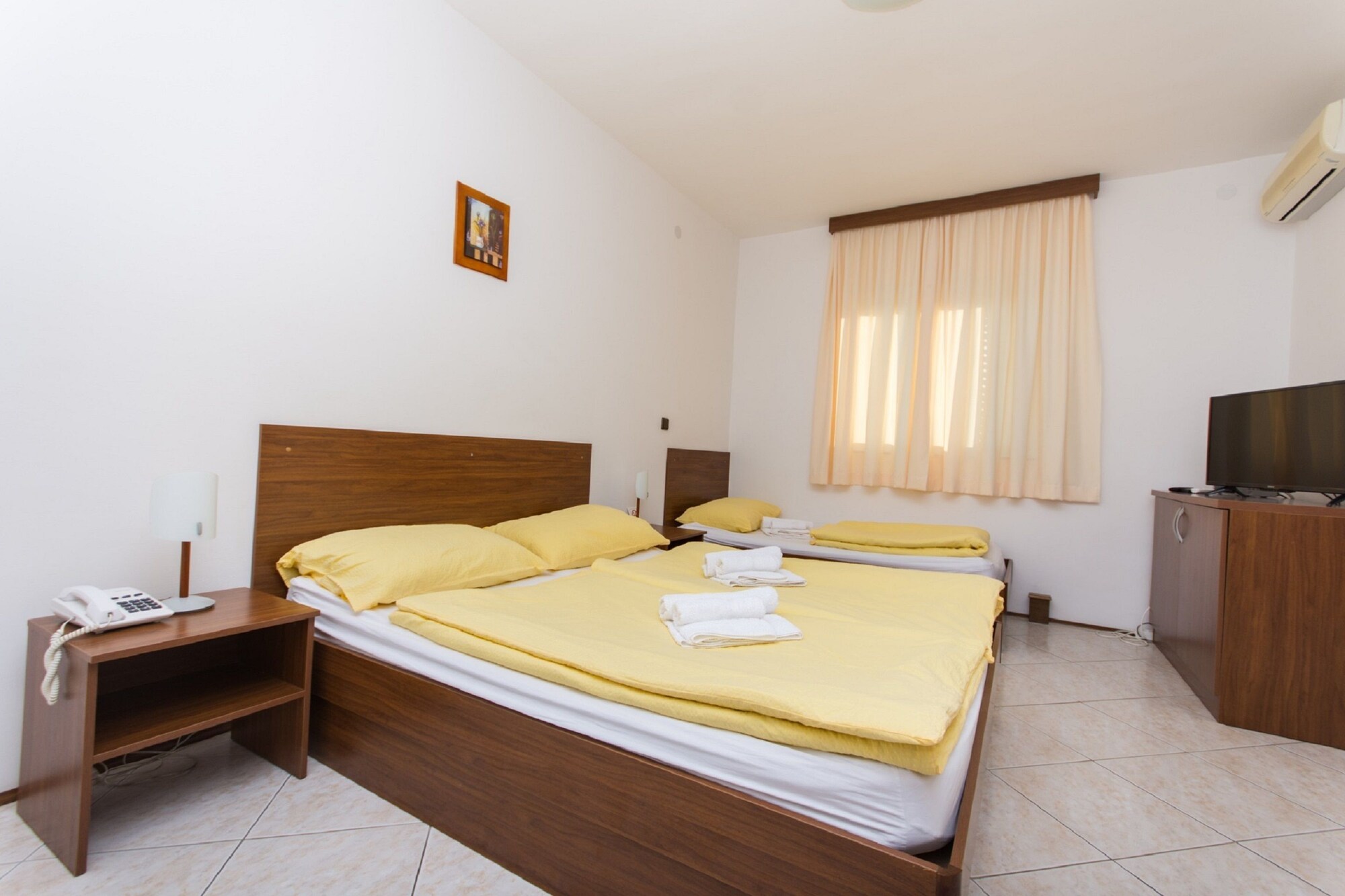 ROOM, TRIPLE, BALCONY