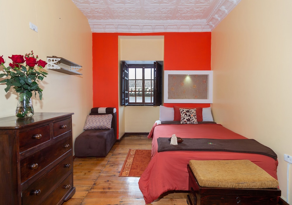 FRIENDS HOSTEL 55/78