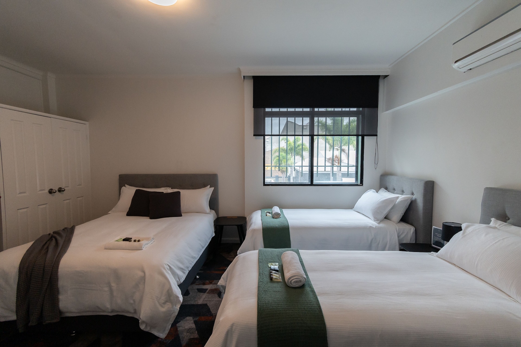 ROOM, TWIN BEDS, QUEEN BED