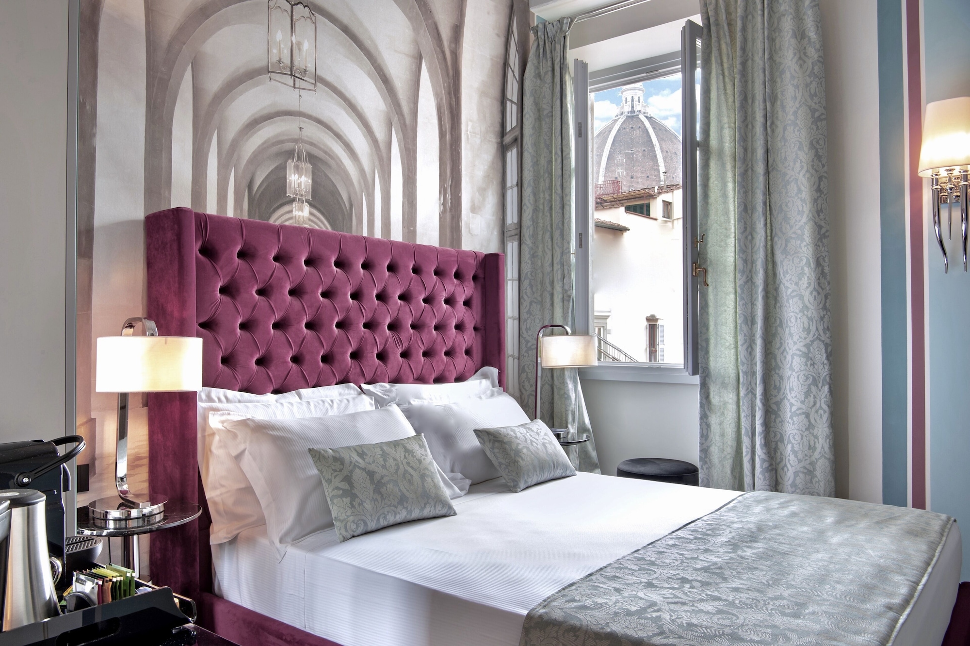Superior, Queen Bed, Dome View
