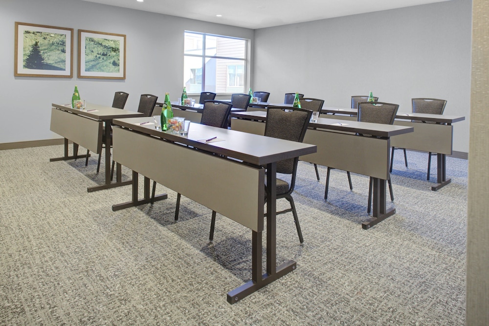 FAIRFIELD INN & SUITES BOULDER BROOMFIELD/INTERLOCKEN 46/59