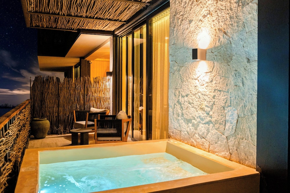 Bloom Tulum Apartments by Marriott 66/94