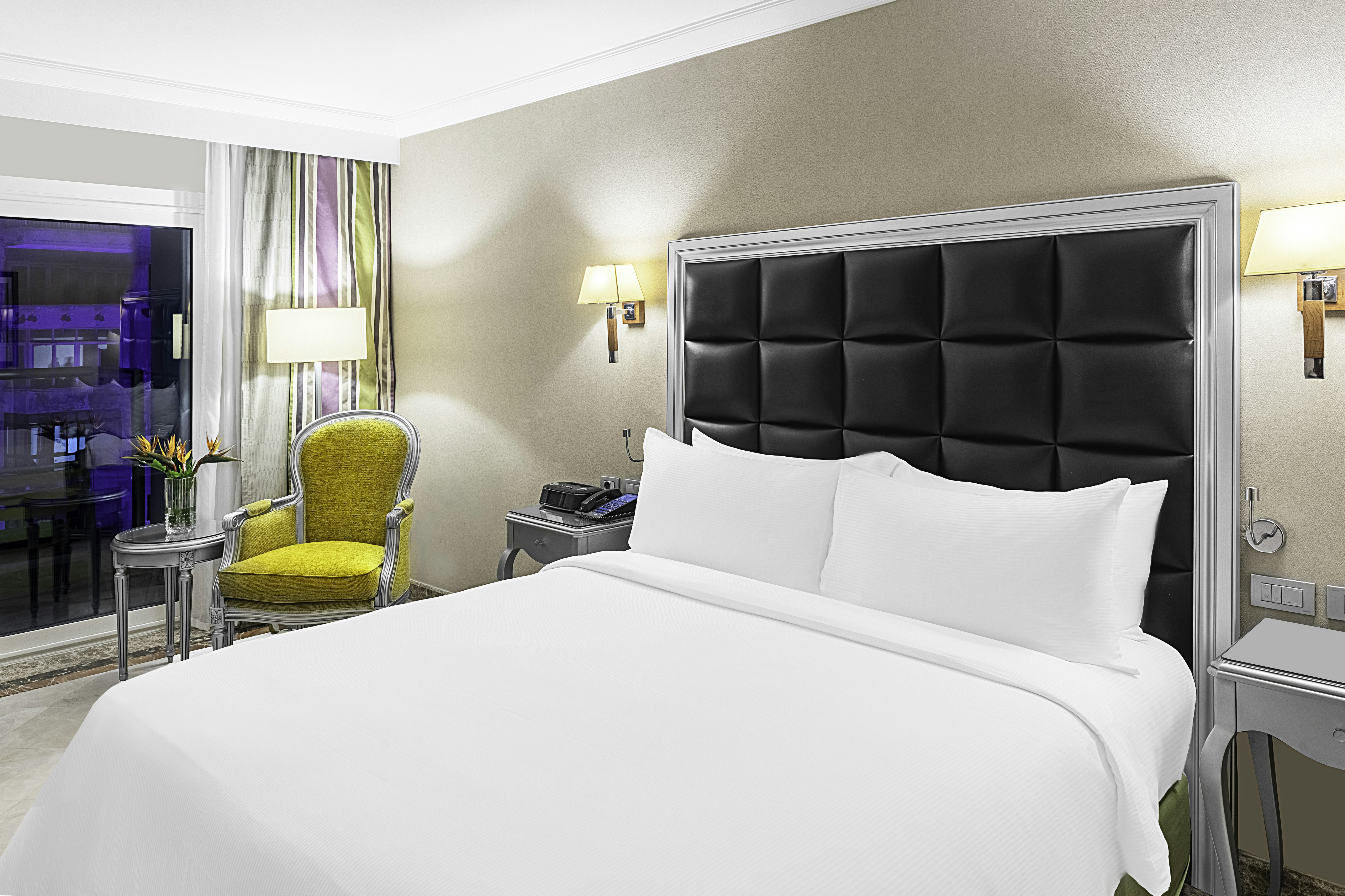 Guest Room, King Bed, Partial View