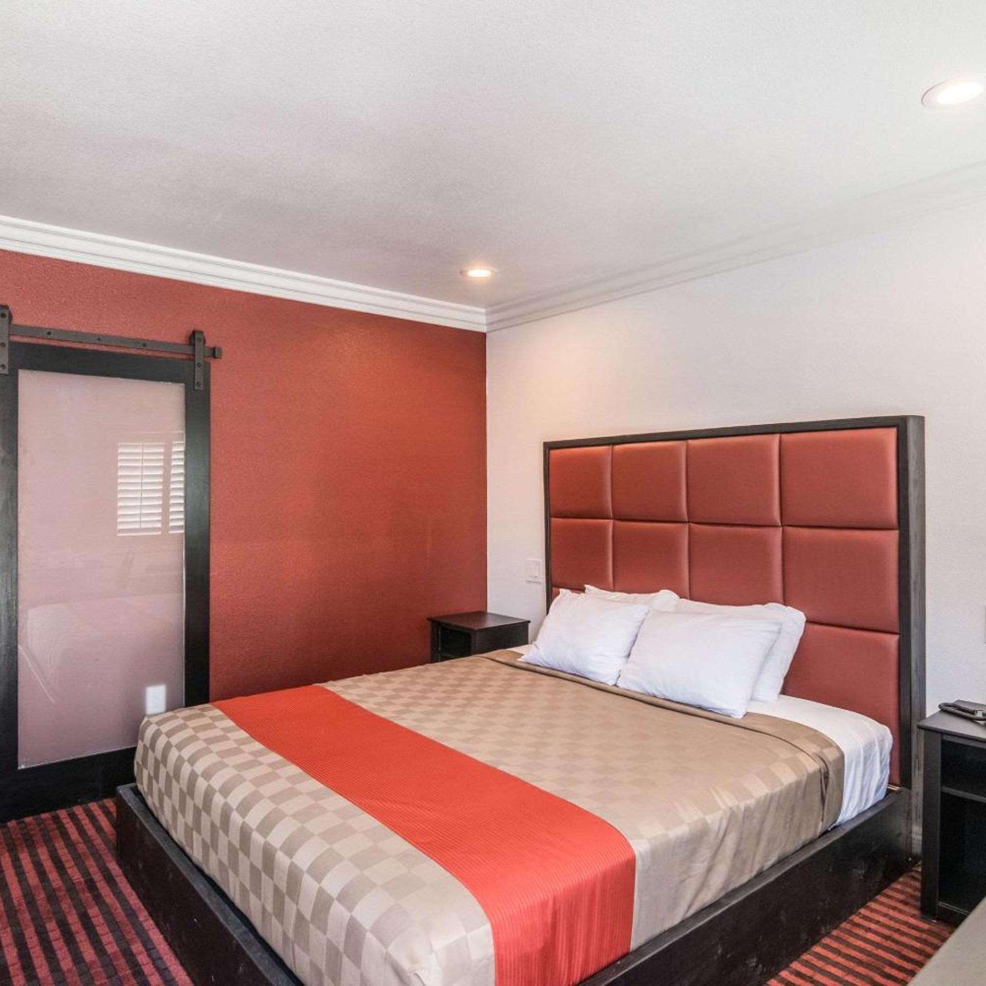 Rodeway Inn & Suites 11/19