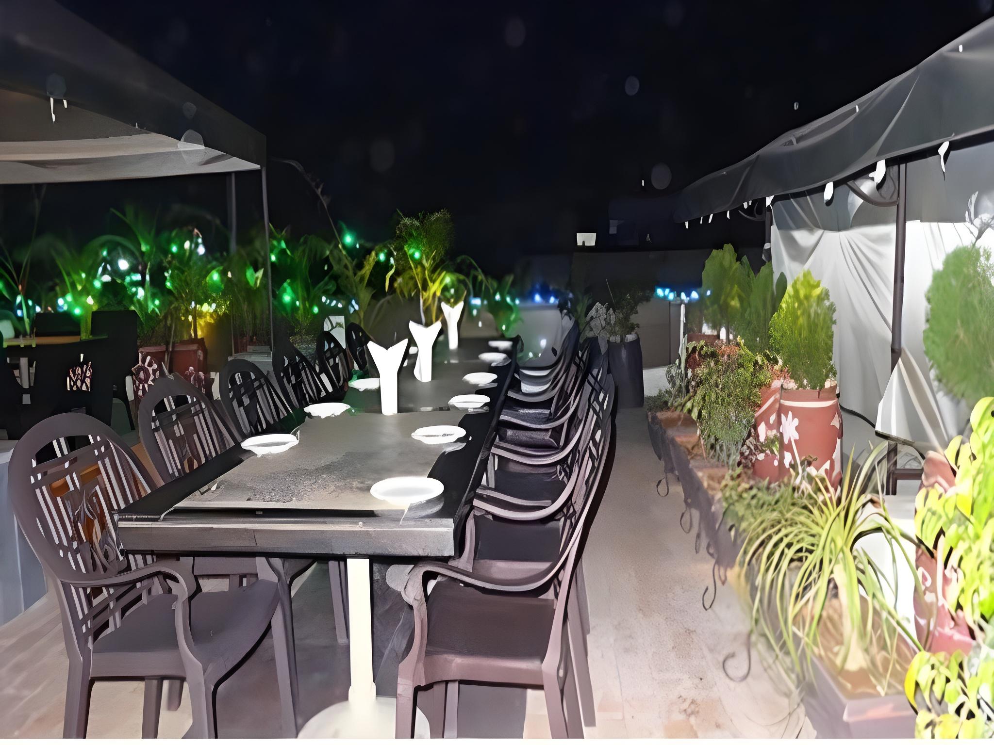 City Inn Hotel & Restaurant 15/17