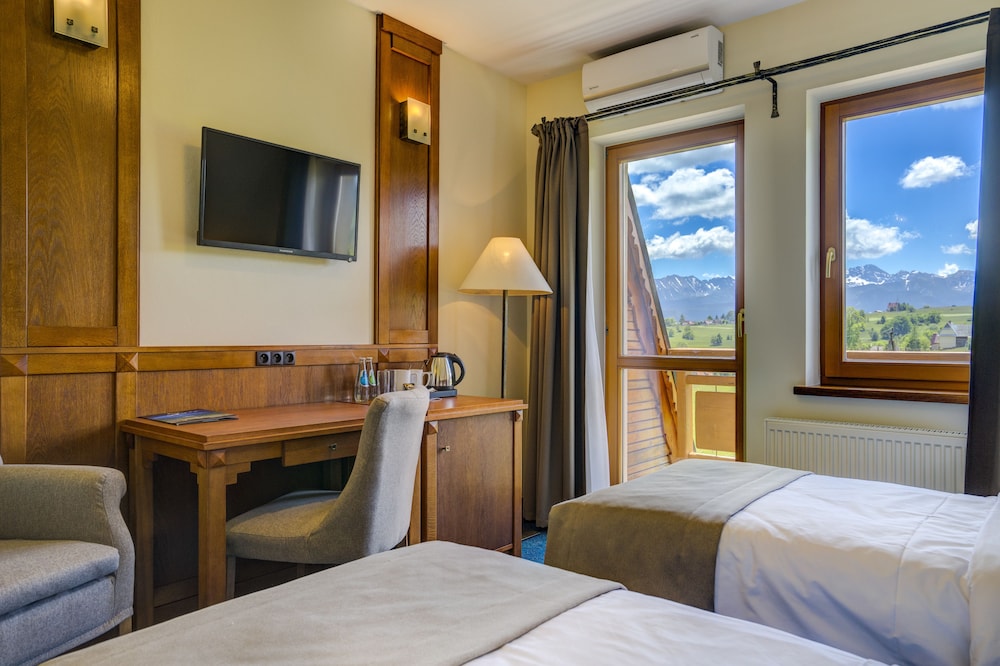 PREMIUM, TWIN BEDS, MOUNTAIN VIEW, BALCONY
