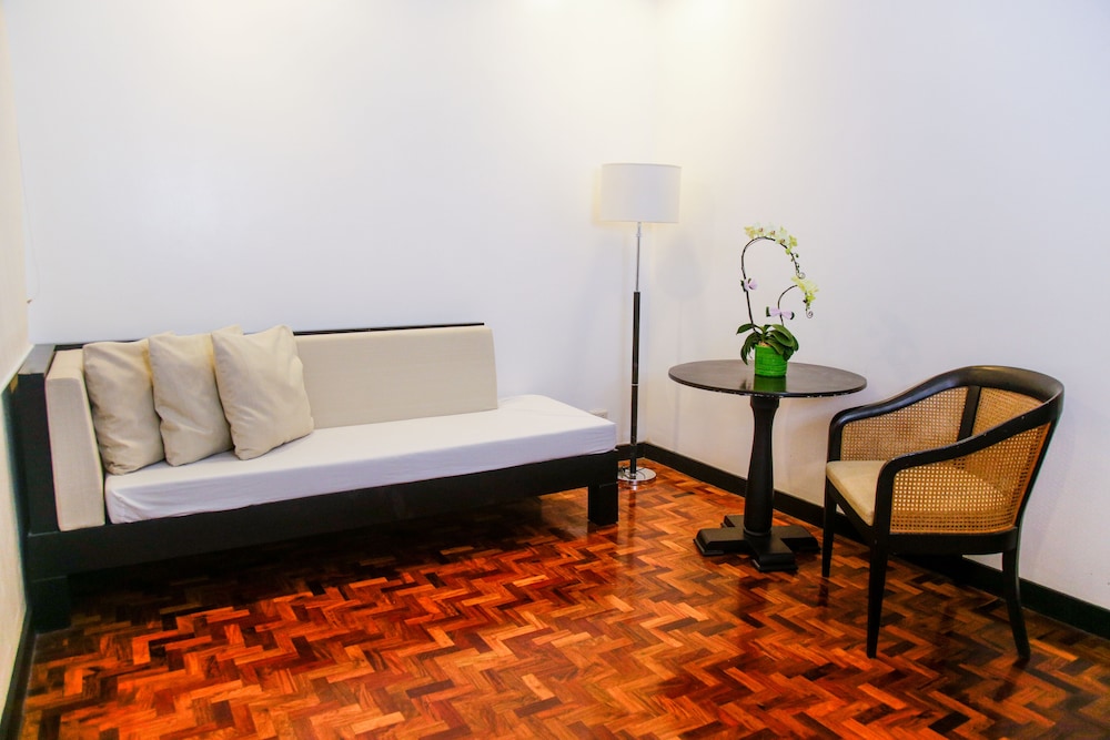 Forest Crest Nature Hotel and Resort Powered by ASTON (ex Chateau Royale Sports and Country Club) 39/77