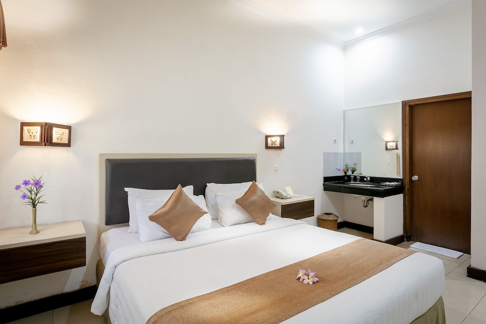 GARDEN SUITE, KING BED
