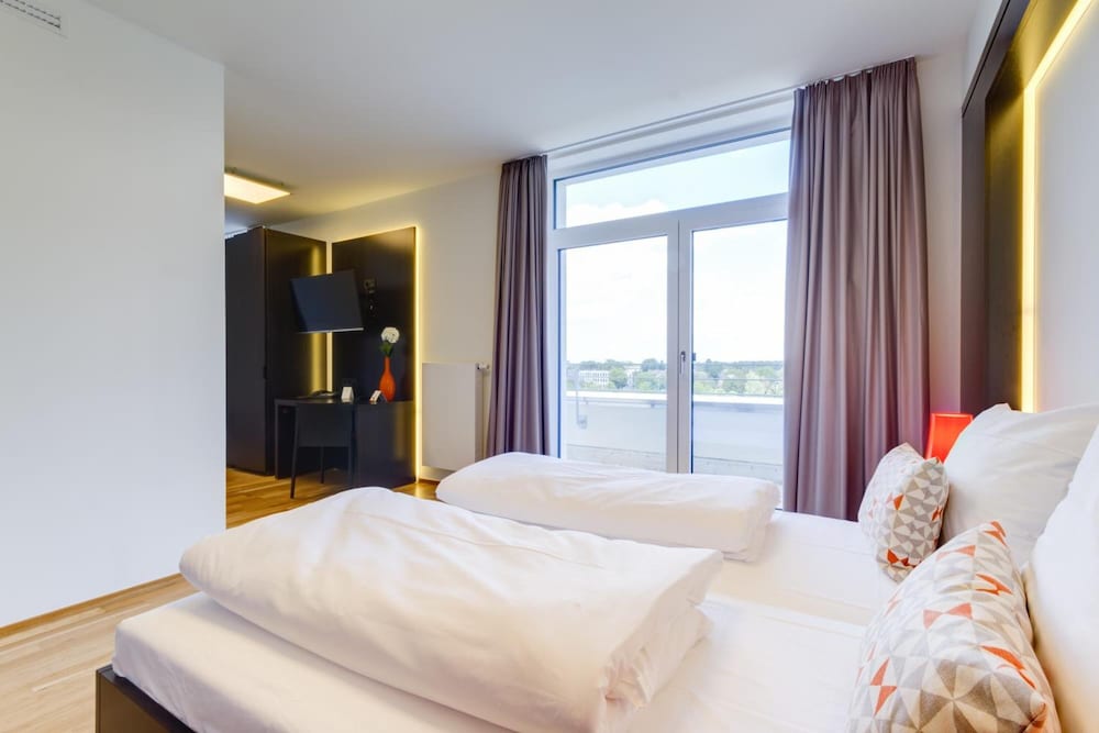 SEVENDAYS HOTEL BOARDINGHOUSE 25/70