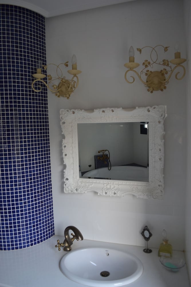 Mikamas Villa 8/45