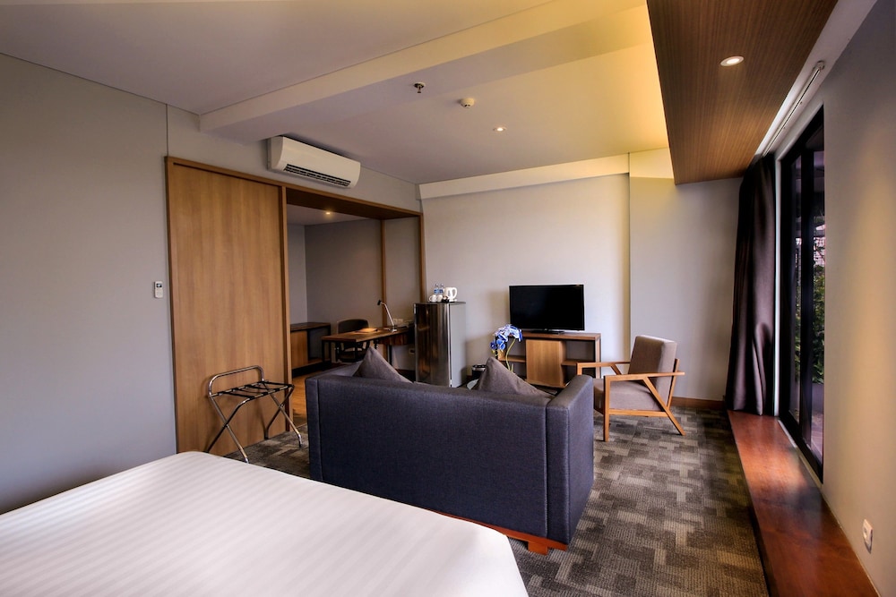 Batiqa Hotel Jababeka 19/60