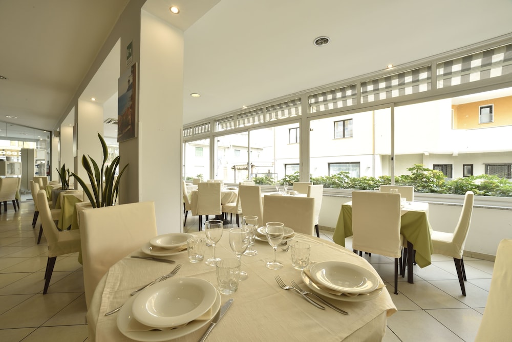 Hotel La Marina 45/63
