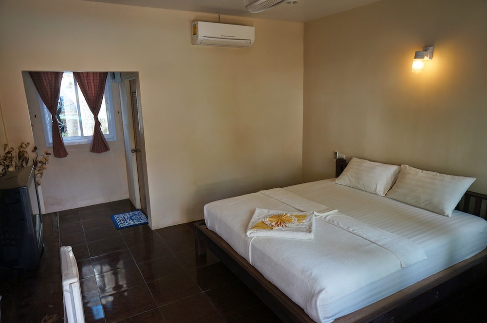 Silver Sands Beach Resort 11/100