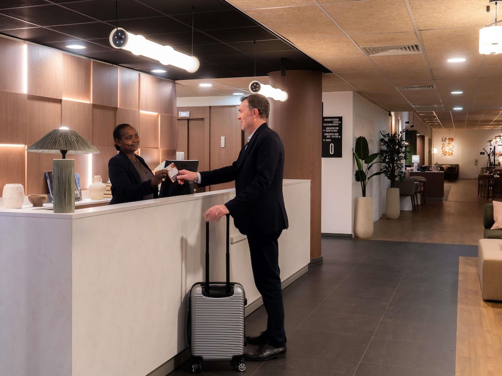 Mercure Paris Ivry Quai de Seine Hotel 7/79